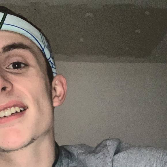 Meet your Posher, Hunter - Picture 1 of 1